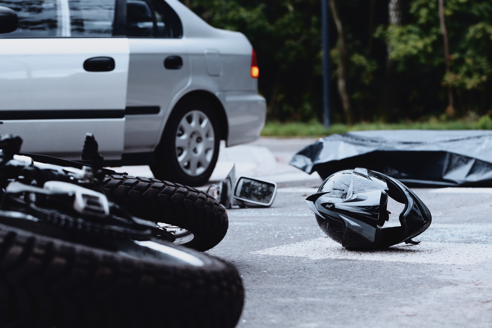 Safety Tips For Motorcyclists & Car Drivers - Motorcycle helmet on the street